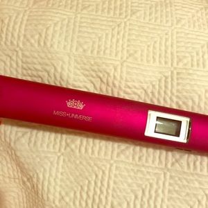Chi Miss Universe flat iron